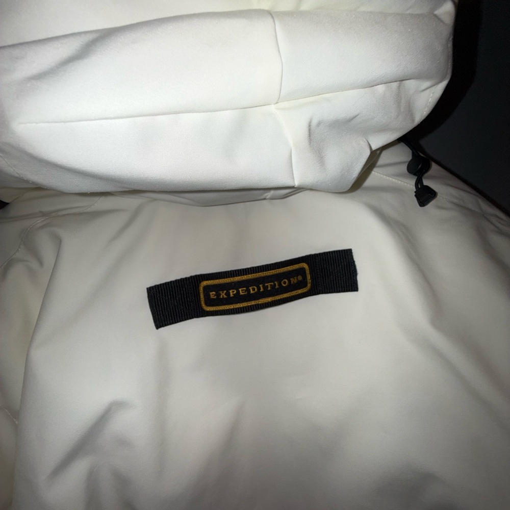 Canada Goose - Expedition Parka White with Coyote Fur - Picture 7 of 13
